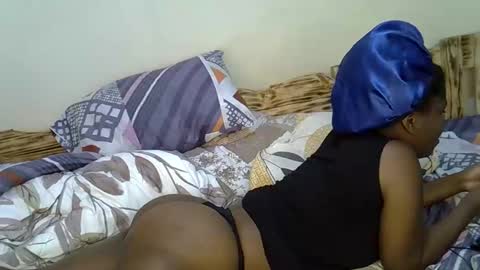 Snapshot of sexy_yello chatting on 29, 10, 2025 Bantu girl online show from 29, 10, 2025