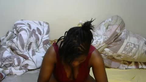 Snapshot of sexy_yello chatting on 9, 11, 2025 Bantu girl online show from 9, 11, 2025