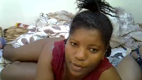 Snapshot of sexy_yello chatting on 21, 11, 2025 Bantu girl online show from 21, 11, 2025