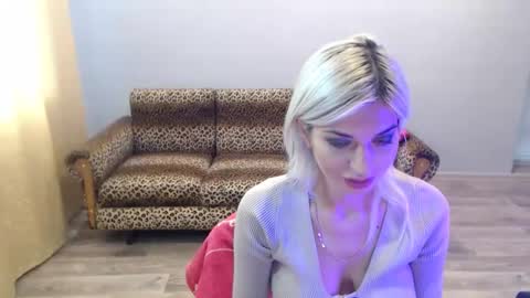 Snapshot of sexybeatriice chatting on 11, 10, 2025 sexybeatriice online show from 11, 10, 2025