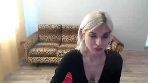 Snapshot of sexybeatriice chatting on 14, 10, 2025 sexybeatriice online show from 14, 10, 2025