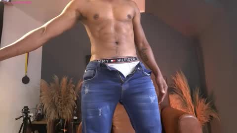 Snapshot of sexyblack1993 chatting on 3, 11, 2025 sexyblack online show from 3, 11, 2025