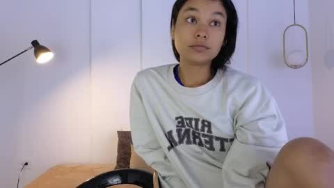 chanell and yina online show from 15, 4, 2026