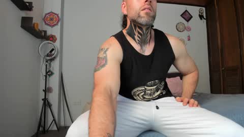Snapshot of sexycolombian2022 chatting on 25, 12, 2024 Antonioylola online show from 25, 12, 2024