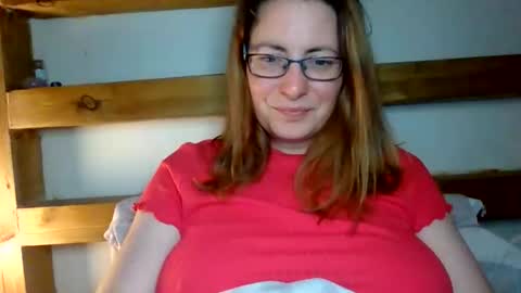 Snapshot of sexyemilyoliver chatting on 6, 6, 2026 Emily online show from 6, 6, 2026