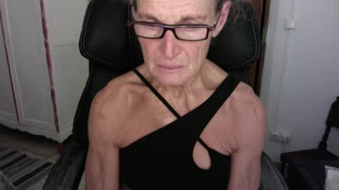 Snapshot of sexyfit58 chatting on 1, 12, 2024 SexyFit58 online show from 1, 12, 2024