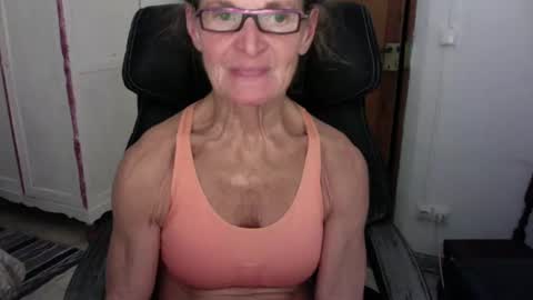 Snapshot of sexyfit58 chatting on 20, 12, 2024 SexyFit58 online show from 20, 12, 2024