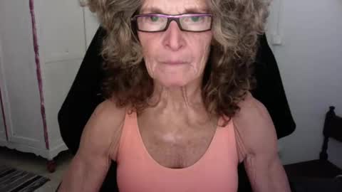 Snapshot of sexyfit58 chatting on 21, 12, 2024 SexyFit58 online show from 21, 12, 2024