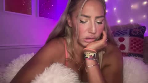 Snapshot of sexygoodvibebabe69 chatting on 5, 6, 2026 Ashley Love online show from 5, 6, 2026