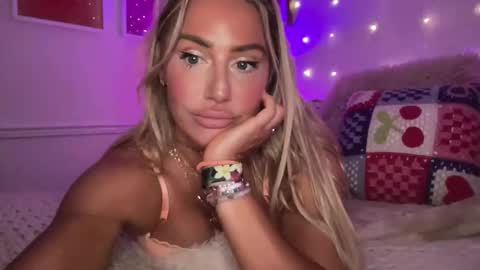 Snapshot of sexygoodvibebabe69 chatting on 10, 6, 2026 Ashley Love online show from 10, 6, 2026