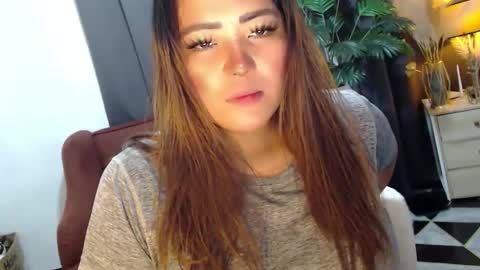 Snapshot of sexyjeanniecuntcums chatting on 19, 4, 2026 JENNY online show from 19, 4, 2026