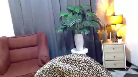 Snapshot of sexyjeanniecuntcums chatting on 28, 4, 2026 JENNY online show from 28, 4, 2026