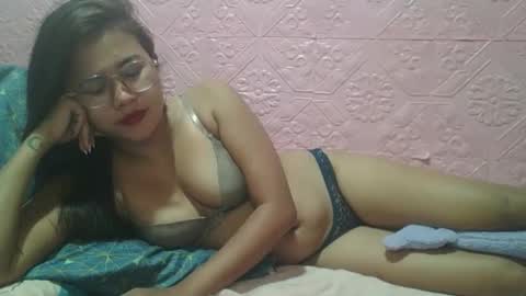 sexyjessa20 online show from 15, 4, 2026