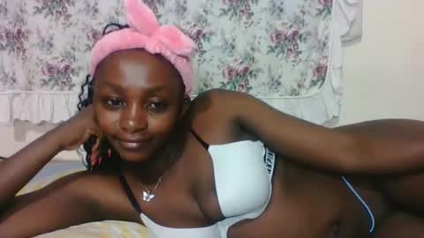 Snapshot of sexyjoane chatting on 8, 2, 2025 JOAN online show from 8, 2, 2025