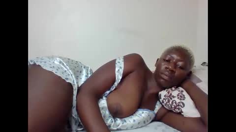 Snapshot of sexykitty48 chatting on 19, 10, 2025 FENNY online show from 19, 10, 2025