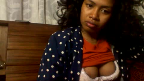 Snapshot of sexylarra12 chatting on 19, 6, 2026 sexylarra12 online show from 19, 6, 2026