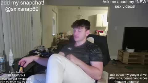 Snapshot of sexylax69 chatting on 25, 11, 2025 sexylax69 online show from 25, 11, 2025