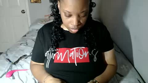 Snapshot of sexymona1218 chatting on 11, 10, 2025 SexyMona online show from 11, 10, 2025