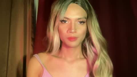 Snapshot of sexynakedweapon chatting on 12, 6, 2026 LIEZEL online show from 12, 6, 2026