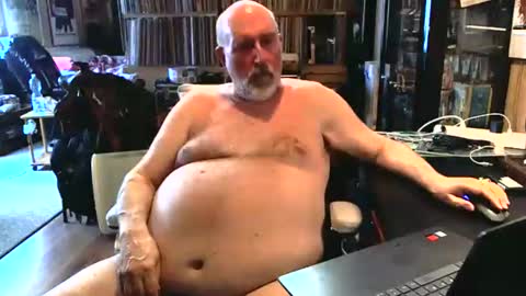 Snapshot of sexyolbear chatting on 23, 10, 2025 Grizz Lee Bear online show from 23, 10, 2025