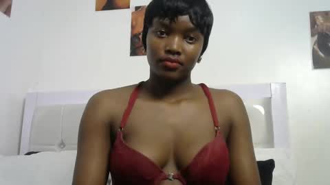 Snapshot of sexypetite_lee chatting on 2, 11, 2025 Lee online show from 2, 11, 2025