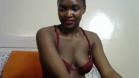 Snapshot of sexypetite_lee chatting on 2, 12, 2025 Lee online show from 2, 12, 2025