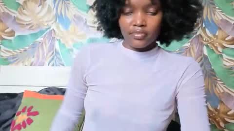 Snapshot of sexypetite_lee chatting on 17, 2, 2026 Lee online show from 17, 2, 2026