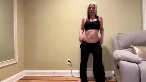 Snapshot of sexypiglet2728 chatting on 24, 12, 2024 Sexypiglet2728 online show from 24, 12, 2024