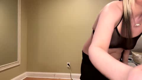 Snapshot of sexypiglet2728 chatting on 22, 1, 2025 Sexypiglet2728 online show from 22, 1, 2025