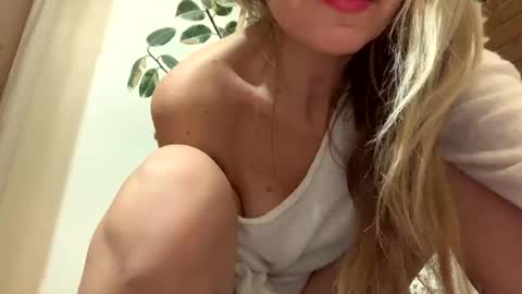 Snapshot of sexysexydream chatting on 2, 1, 2025 Anya online show from 2, 1, 2025