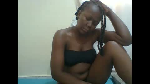 Snapshot of sexysleeky chatting on 1, 11, 2025 PAULINE online show from 1, 11, 2025