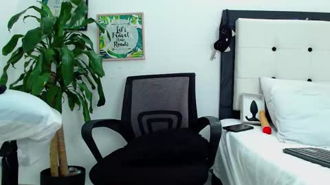 Snapshot of sexytommy_ chatting on 20, 3, 2026 sexytommy_ online show from 20, 3, 2026
