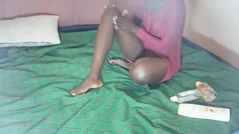 shadow_luxe online show from 15, 4, 2026