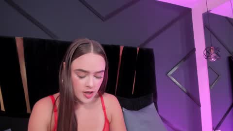 Shaina Vasquez online show from 15, 9, 2025