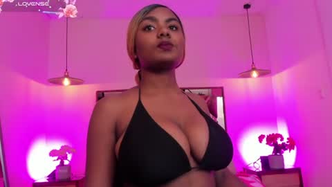 Snapshot of shalom_brown chatting on 24, 6, 2026 shalom_brown online show from 24, 6, 2026