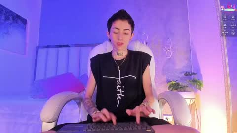 Snapshot of shantal_thompson21 chatting on 29, 5, 2026 Shantal online show from 29, 5, 2026