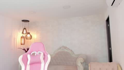 ShantallKnowles online show from 10, 3, 2025