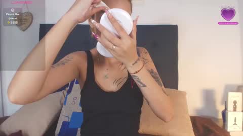 Snapshot of shantallvegga1 chatting on 28, 11, 2025 shantallvegga1 online show from 28, 11, 2025