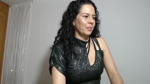 sharickleon11 online show from 8, 12, 2024