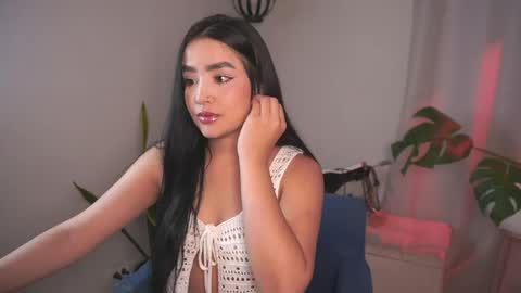 Snapshot of sharlotte_evanns chatting on 15, 5, 2026 Sharlotte online show from 15, 5, 2026