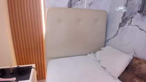 Snapshot of sharlotte_suitte chatting on 26, 6, 2026 SHARLOTTE online show from 26, 6, 2026