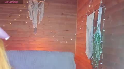 Shantall online show from 25, 4, 2026