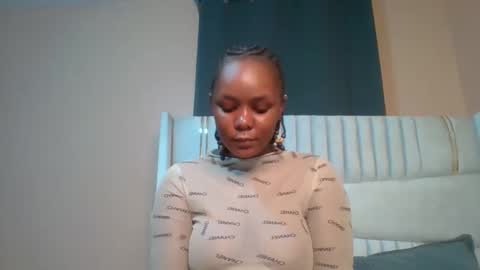 Snapshot of shay_diva chatting on 4, 10, 2025 Shay diva online show from 4, 10, 2025