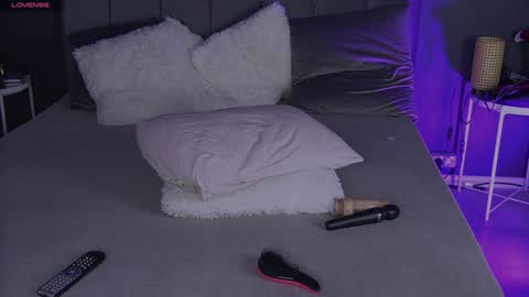 Snapshot of shayblonde chatting on 24, 12, 2024 shayblonde online show from 24, 12, 2024