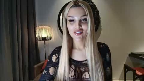 Snapshot of shayblonde chatting on 2, 10, 2025 shayblonde online show from 2, 10, 2025