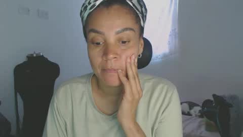 Snapshot of shayna_cute chatting on 2, 12, 2025 Shayna online show from 2, 12, 2025