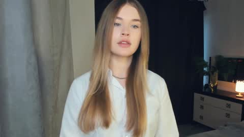 Snapshot of sheenaeast chatting on 23, 12, 2024 Violet online show from 23, 12, 2024