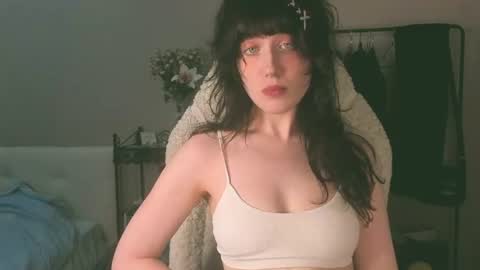 Snapshot of sheeny_shy chatting on 17, 6, 2026 Chiara online show from 17, 6, 2026