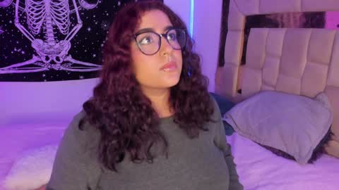 Snapshot of sheeylaroee chatting on 29, 12, 2024 Heidy online show from 29, 12, 2024