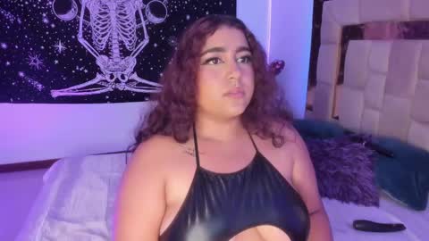 Snapshot of sheeylaroee chatting on 20, 2, 2025 Heidy online show from 20, 2, 2025